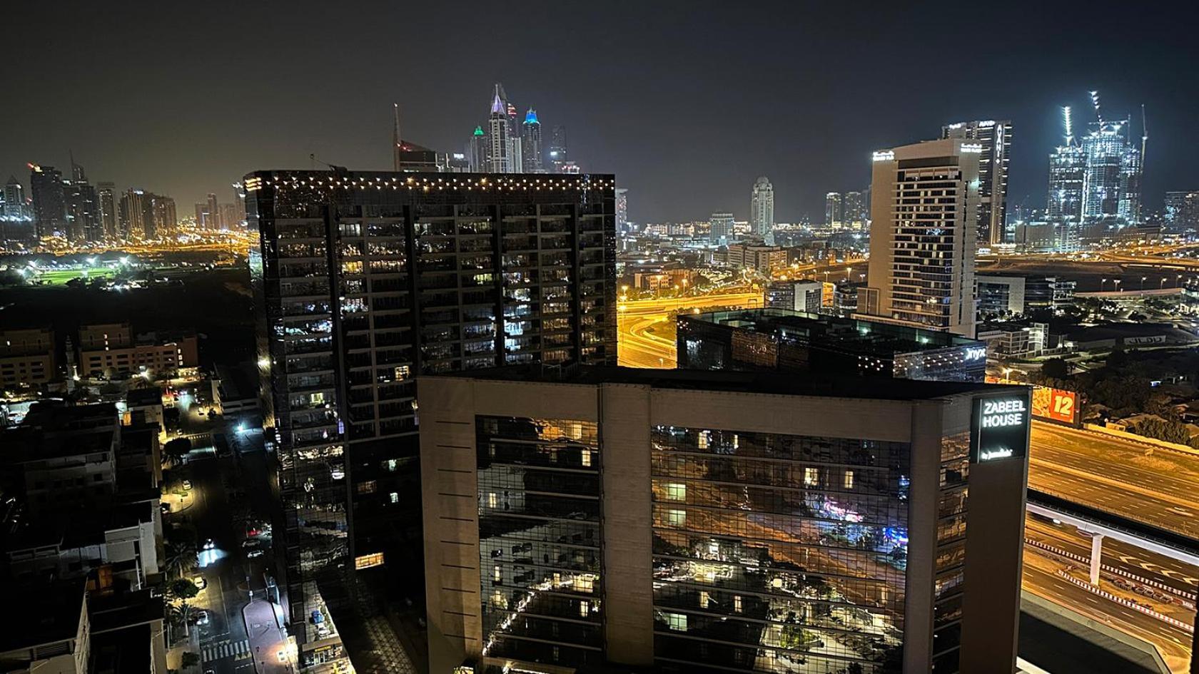 Quiet Partition Room In Tecom Barsha Heights Dubai Exteriör bild