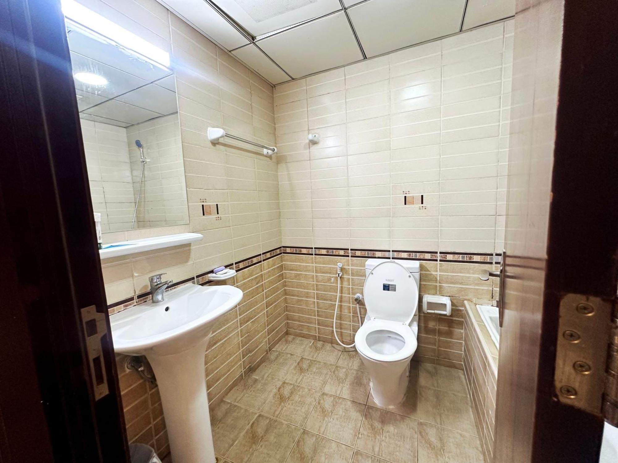 Quiet Partition Room In Tecom Barsha Heights Dubai Exteriör bild